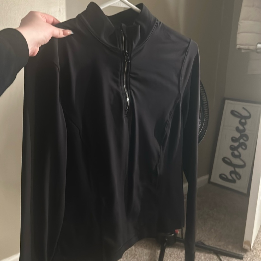 Black, size small